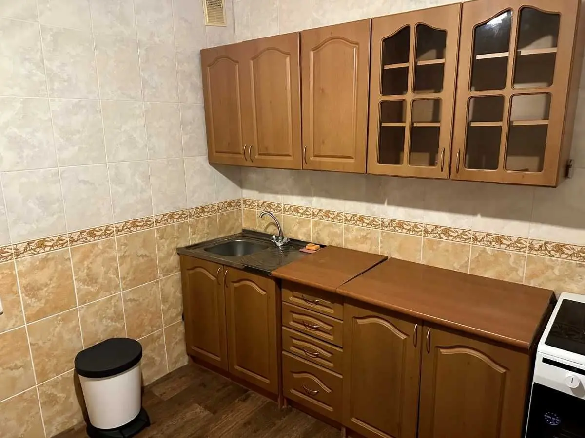 Фото Зняти 1 кімнатну квартиру, Квітневий пров. 4 Київ в довгострокову оренду, ціна: 10000 UAH, код 8606