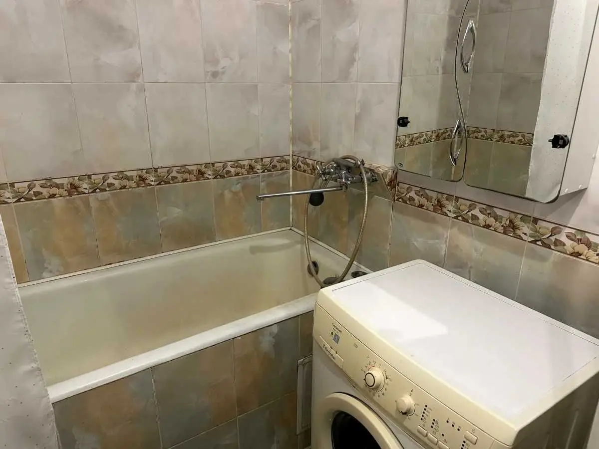 Фото Зняти 1 кімнатну квартиру, Квітневий пров. 4 Київ в довгострокову оренду, ціна: 10000 UAH, код 8606