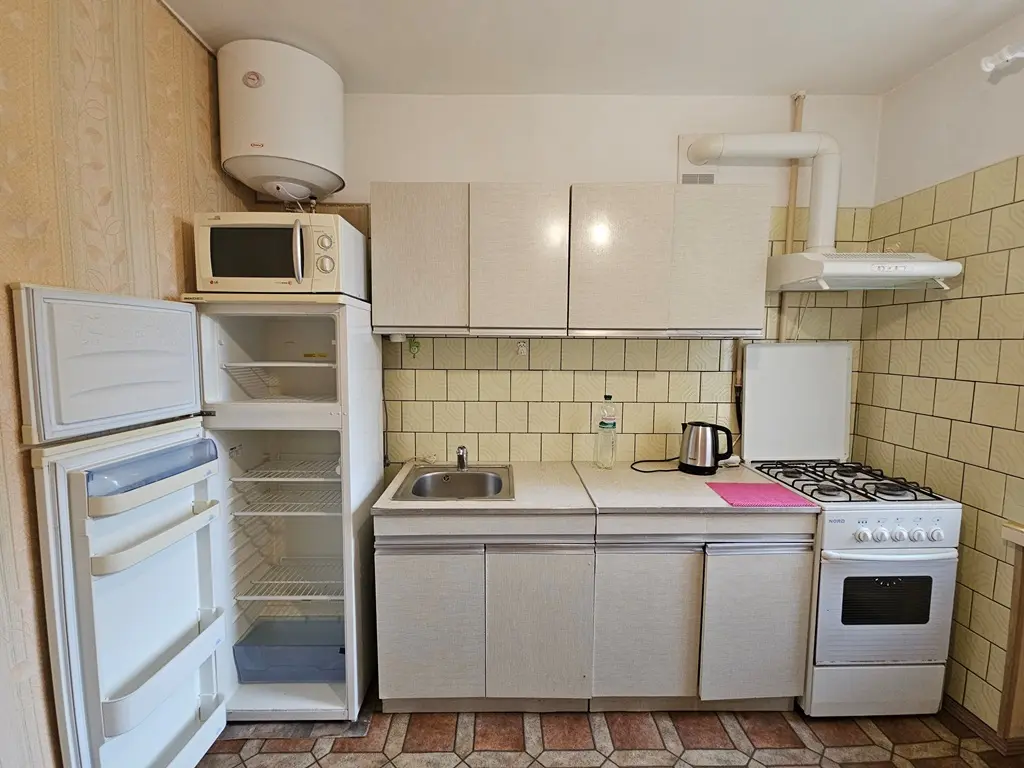 Фото Зняти 1 кімнатну квартиру, Романа Шухевича просп. (Генерала Ватутіна) 22 Київ в довгострокову оренду, ціна: 8500 UAH, код 8617