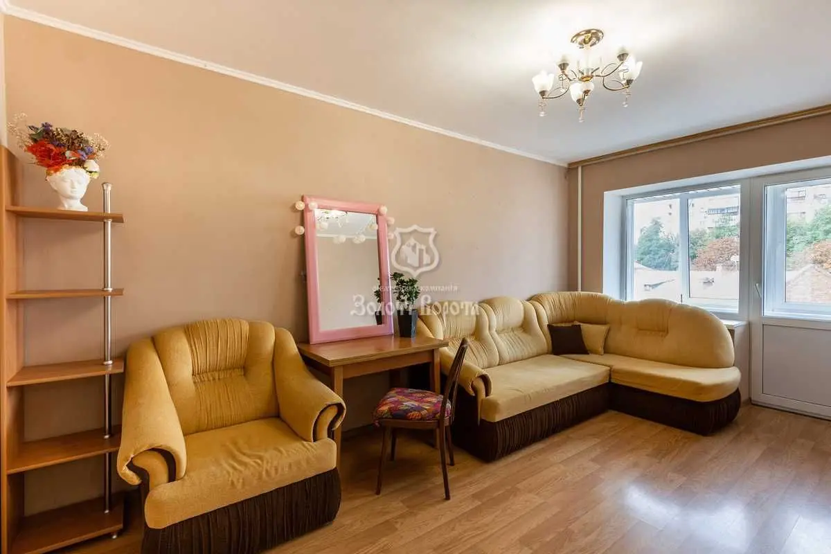 Фото Продаю 2 кімнатну квартиру, 43 кв. м, Кловський узвіз 12а Київ, ціна: 75000 USD, код 8620