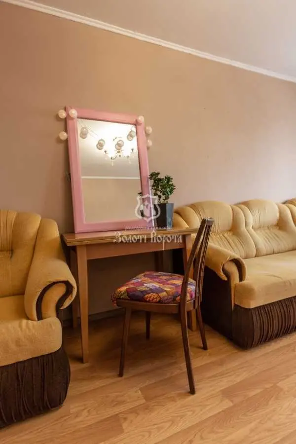 Фото Продаю 2 кімнатну квартиру, 43 кв. м, Кловський узвіз 12а Київ, ціна: 75000 USD, код 8620