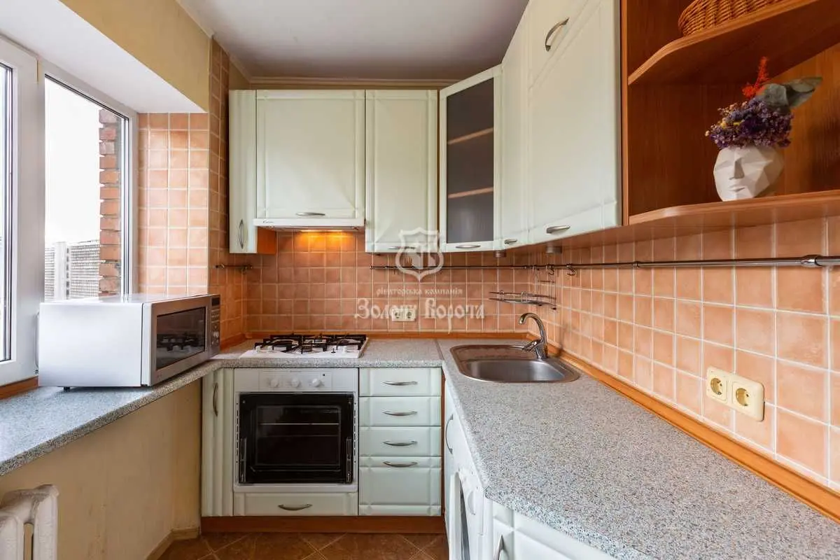 Фото Продаю 2 кімнатну квартиру, 43 кв. м, Кловський узвіз 12а Київ, ціна: 75000 USD, код 8620
