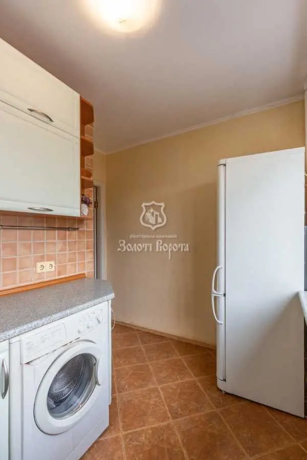 Фото Продаю 2 кімнатну квартиру, 43 кв. м, Кловський узвіз 12а Київ, ціна: 75000 USD, код 8620
