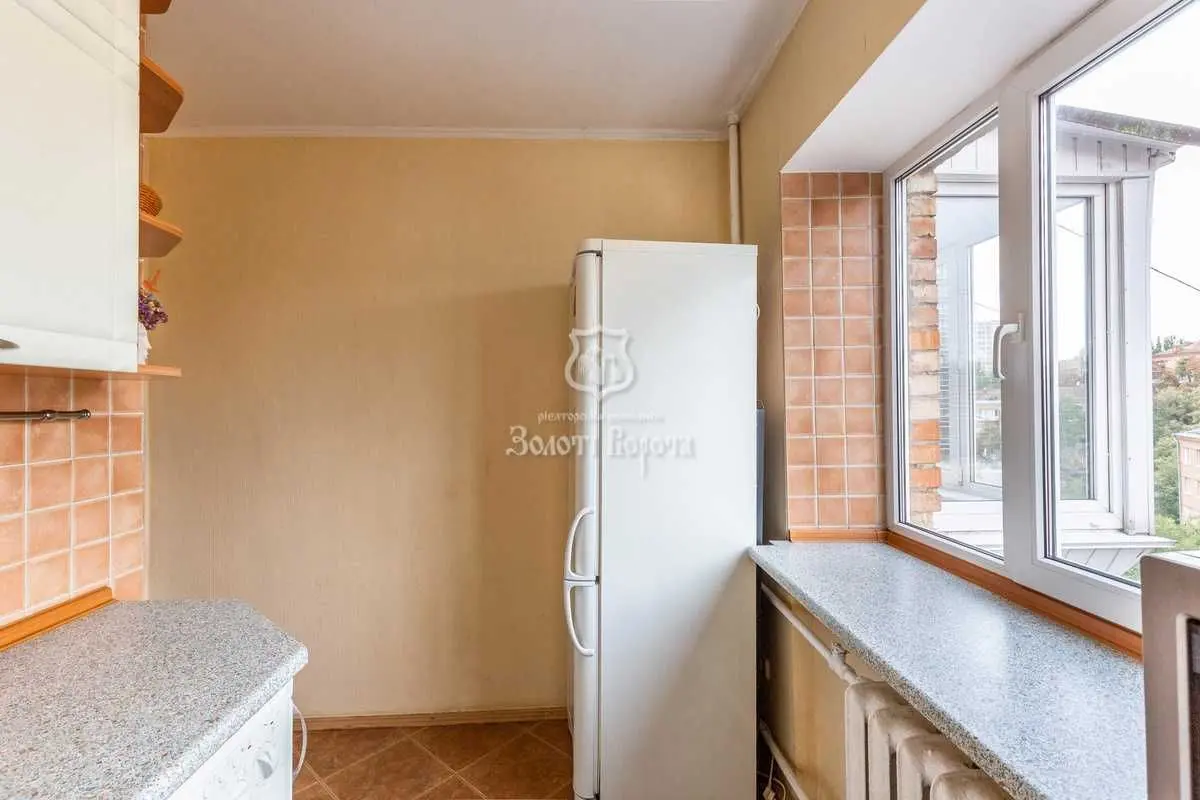 Фото Продаю 2 кімнатну квартиру, 43 кв. м, Кловський узвіз 12а Київ, ціна: 75000 USD, код 8620