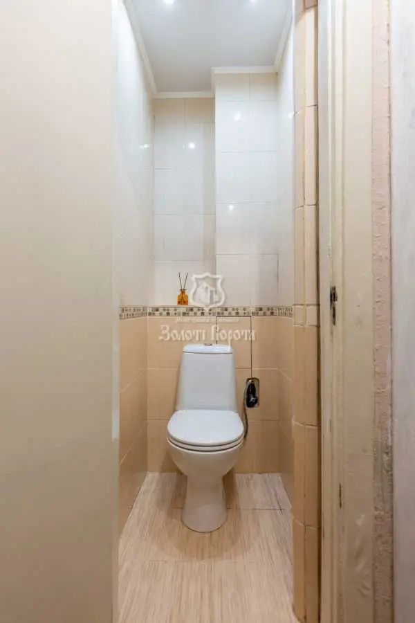 Фото Продаю 2 кімнатну квартиру, 43 кв. м, Кловський узвіз 12а Київ, ціна: 75000 USD, код 8620