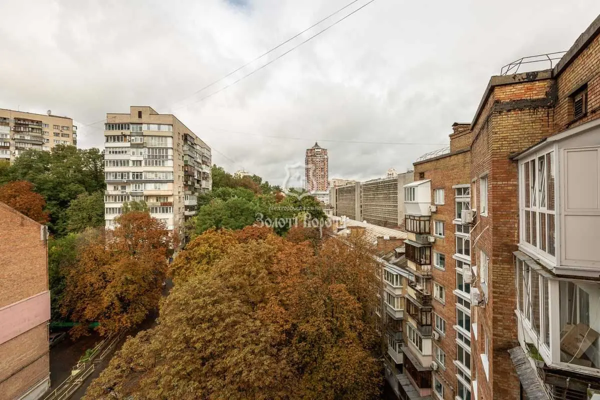 Фото Продаю 2 кімнатну квартиру, 43 кв. м, Кловський узвіз 12а Київ, ціна: 75000 USD, код 8620