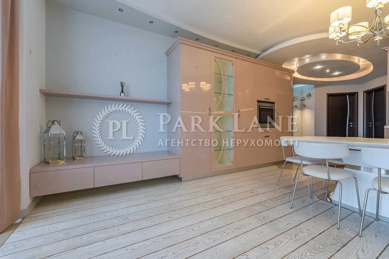 Фото Продаю 3 кімнатну квартиру, 128.2 кв. м, Миколи Міхновського бульв. (Дружби Народів) 14е Київ, ціна: 199000 USD, код 8621