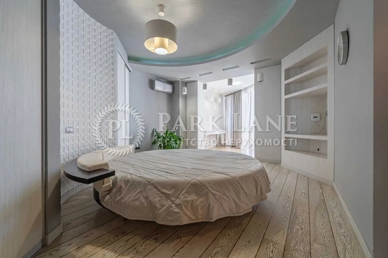 Фото Продаю 3 кімнатну квартиру, 128.2 кв. м, Миколи Міхновського бульв. (Дружби Народів) 14е Київ, ціна: 199000 USD, код 8621