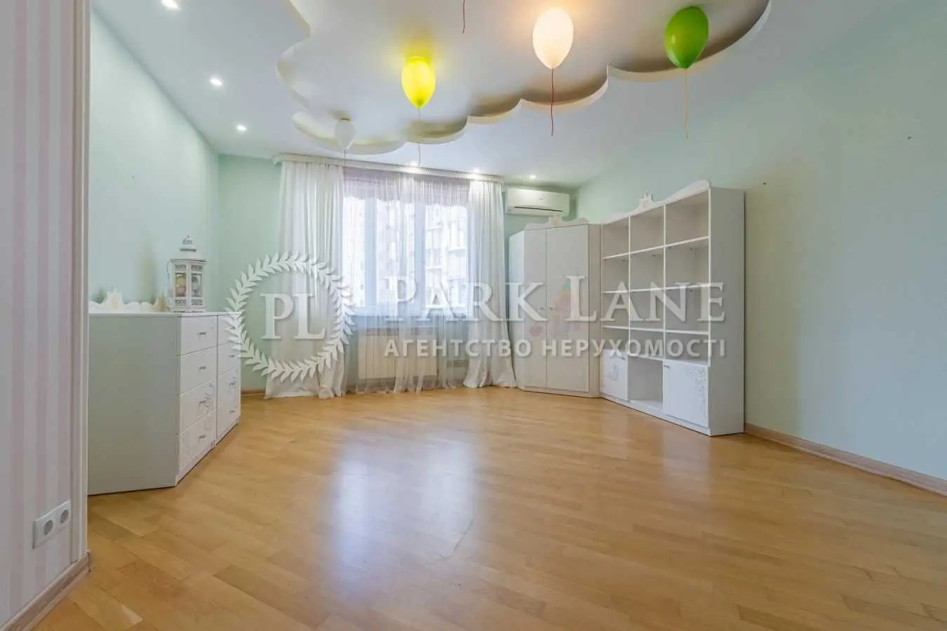 Фото Продаю 3 кімнатну квартиру, 128.2 кв. м, Миколи Міхновського бульв. (Дружби Народів) 14е Київ, ціна: 199000 USD, код 8621
