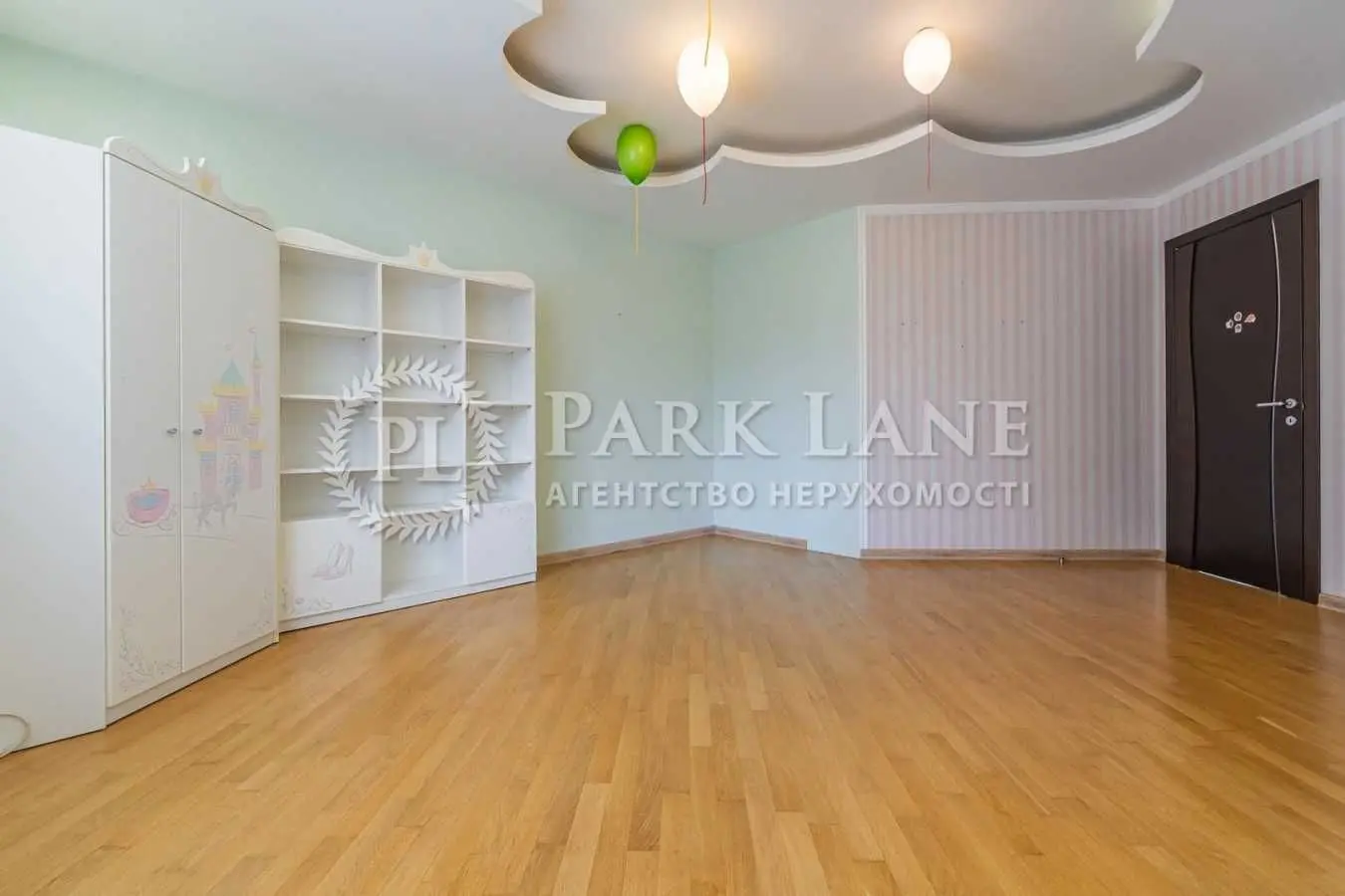 Фото Продаю 3 кімнатну квартиру, 128.2 кв. м, Миколи Міхновського бульв. (Дружби Народів) 14е Київ, ціна: 199000 USD, код 8621