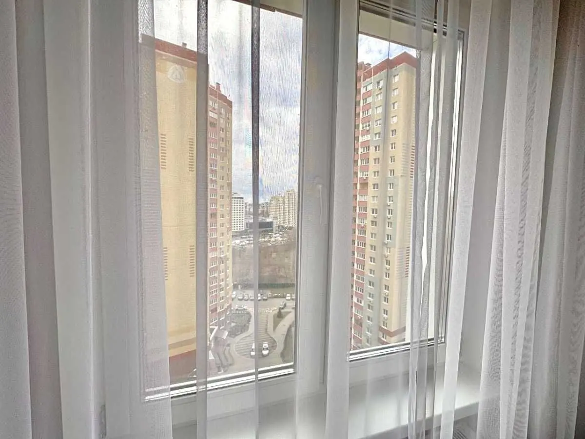 Фото Зняти 1 кімнатну квартиру, Лермонтова вул. 5д Київ в довгострокову оренду, ціна: 16000 UAH, код 8622