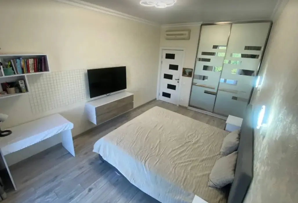 Фото Снять дом, 52-я Садовая ул.  Киев в долгосрочную аренду, цена: 3000 $, код 8632