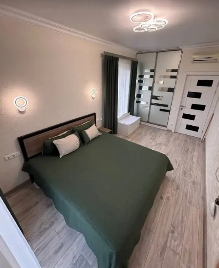Фото Снять дом, 52-я Садовая ул.  Киев в долгосрочную аренду, цена: 3000 $, код 8632