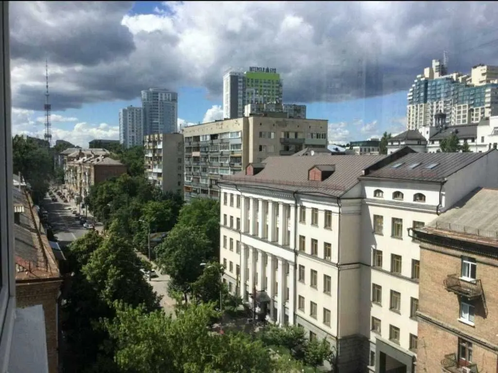 Фото Rent a 3-room apartment, Biloruska Street 3 Kyiv for long-term rent, price: 32000 UAH, code 8638