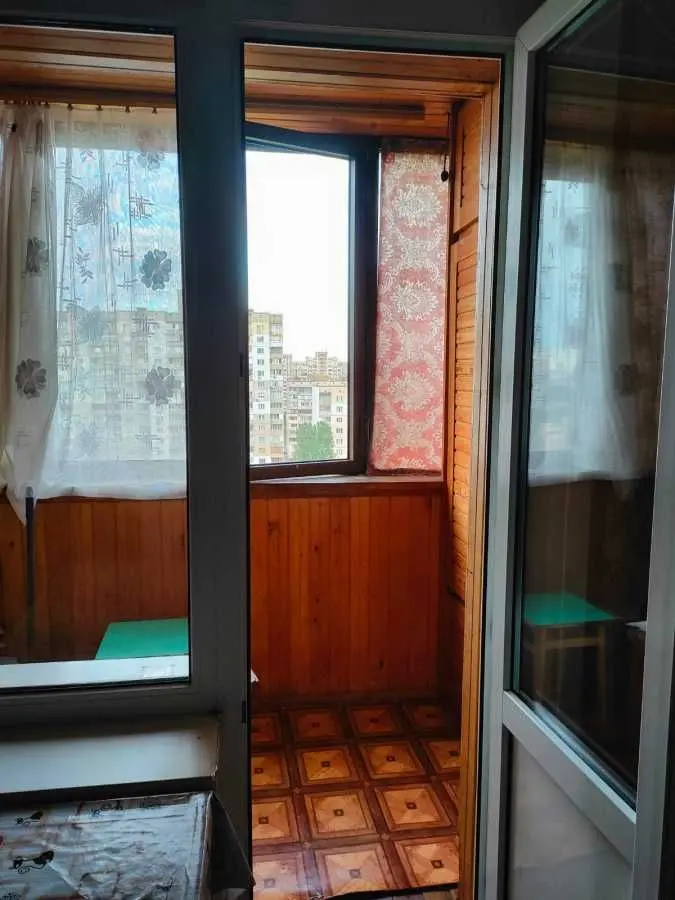 Фото Зняти 2 кімнатну квартиру, Лариси Руденко вул. 13 Київ в довгострокову оренду, ціна: 9900 UAH, код 8644