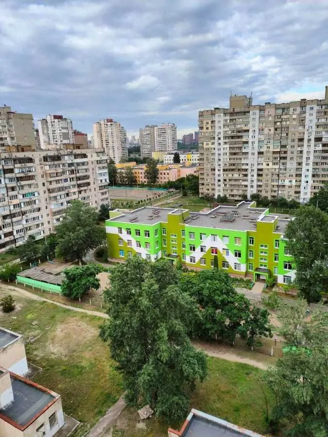 Фото Зняти 2 кімнатну квартиру, Лариси Руденко вул. 13 Київ в довгострокову оренду, ціна: 9900 UAH, код 8644