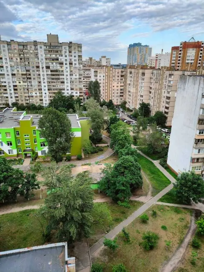 Фото Зняти 2 кімнатну квартиру, Лариси Руденко вул. 13 Київ в довгострокову оренду, ціна: 9900 UAH, код 8644