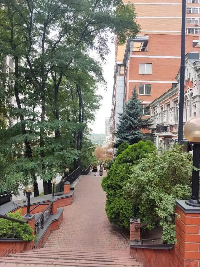 Фото Зняти 3 кімнатну квартиру, Бажова вул.  Київ в довгострокову оренду, ціна: 32000 UAH, код 8653