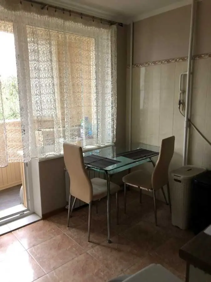 Фото Зняти 1 кімнатну квартиру, Мілютенка вул.  Київ в довгострокову оренду, ціна: 9000 UAH, код 8654