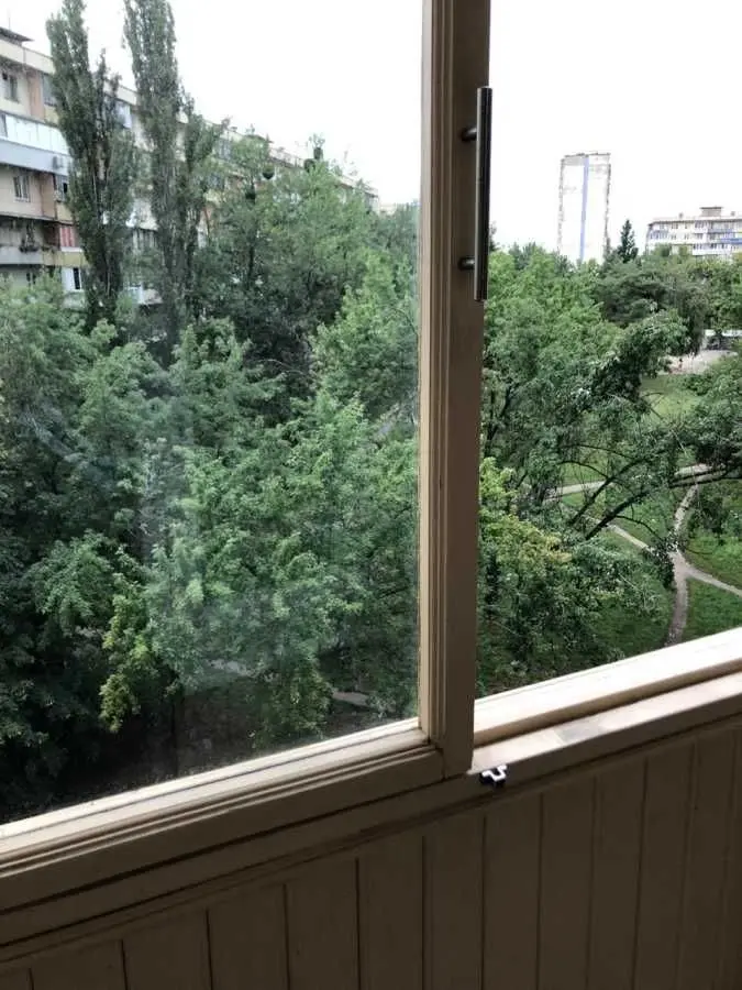 Фото Зняти 1 кімнатну квартиру, Мілютенка вул.  Київ в довгострокову оренду, ціна: 9000 UAH, код 8654