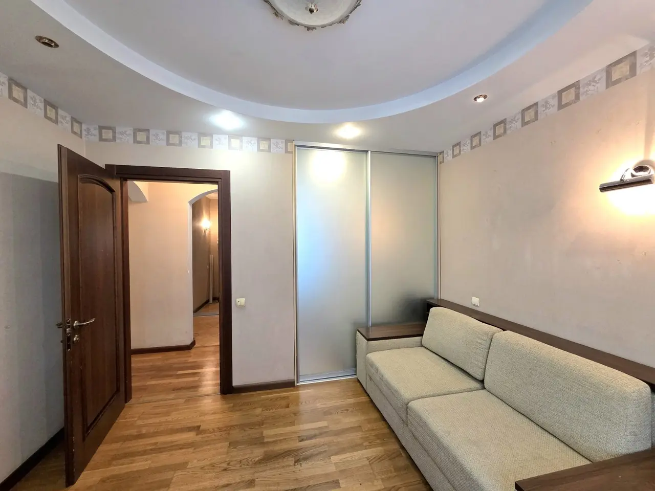 Фото Продаю 2 кімнатну квартиру, 66 кв. м, Миру просп. 7 Дніпро, ціна: 58900 $, код 8671