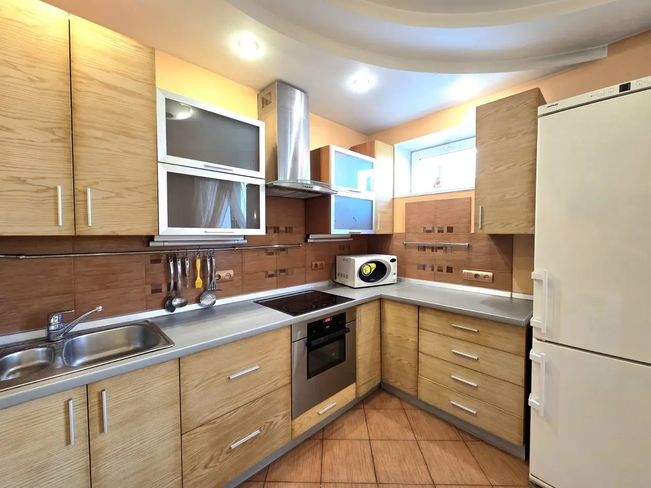 Фото Продаю 2 кімнатну квартиру, 66 кв. м, Миру просп. 7 Дніпро, ціна: 58900 $, код 8671