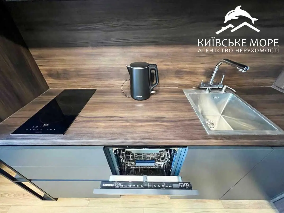 Фото Rent a 1-room apartment, Knyazya Romana Mstyslavychya Street (Henerala Zhmachenka Street)  Kyiv for long-term rent, price: 19000 UAH, code 8673