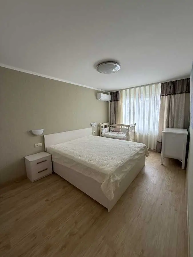 Фото Продаю 2 кімнатну квартиру, 45 кв. м, Оболонська пл. (Дружби Народів СРСР)  Київ, ціна: 99000 USD, код 8676