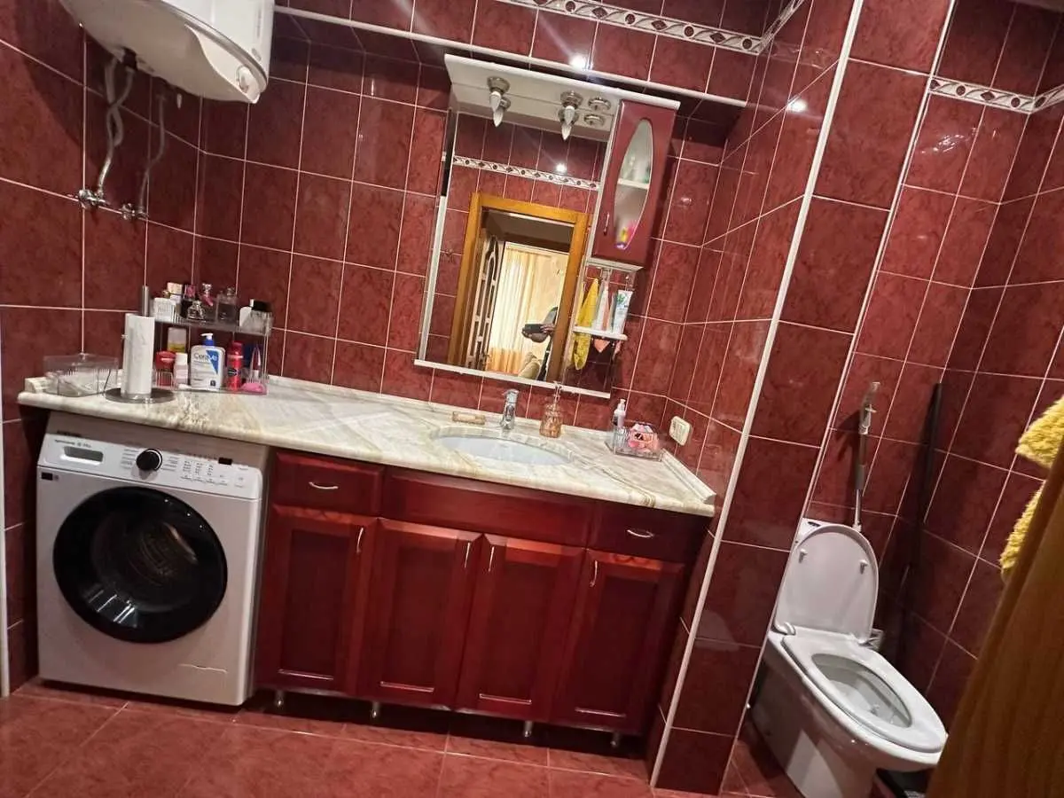 Фото Продаю 2 кімнатну квартиру, 53 кв. м, Дмитра Яворницького просп. 33 Дніпро, ціна: 67000 USD, код 8678