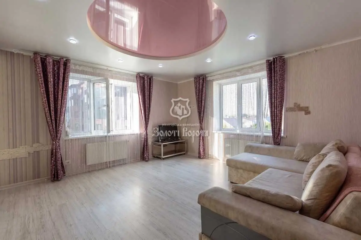 Фото Selling a 2-room apartment, 63 sq.m., Miru Street  Sofiivska Borschahivka, price: 87000 USD, code 8683