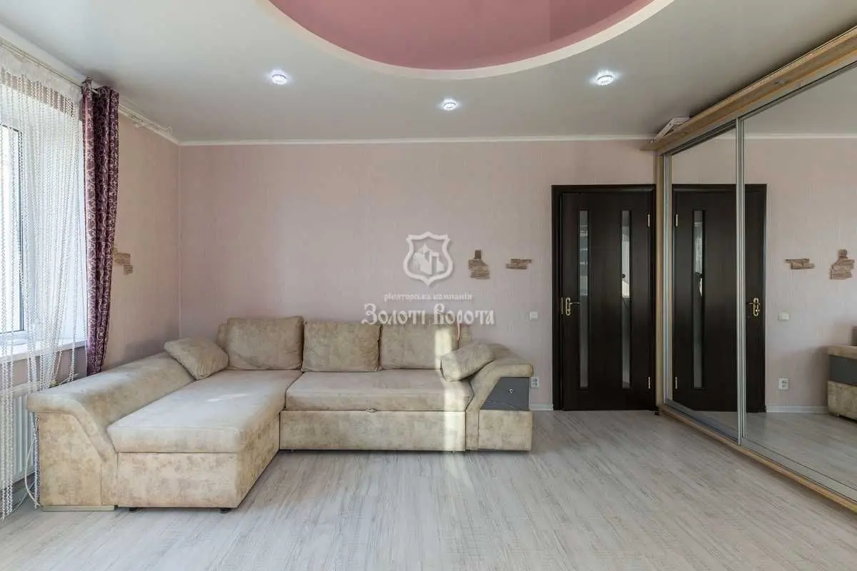 Фото Selling a 2-room apartment, 63 sq.m., Miru Street  Sofiivska Borschahivka, price: 87000 USD, code 8683