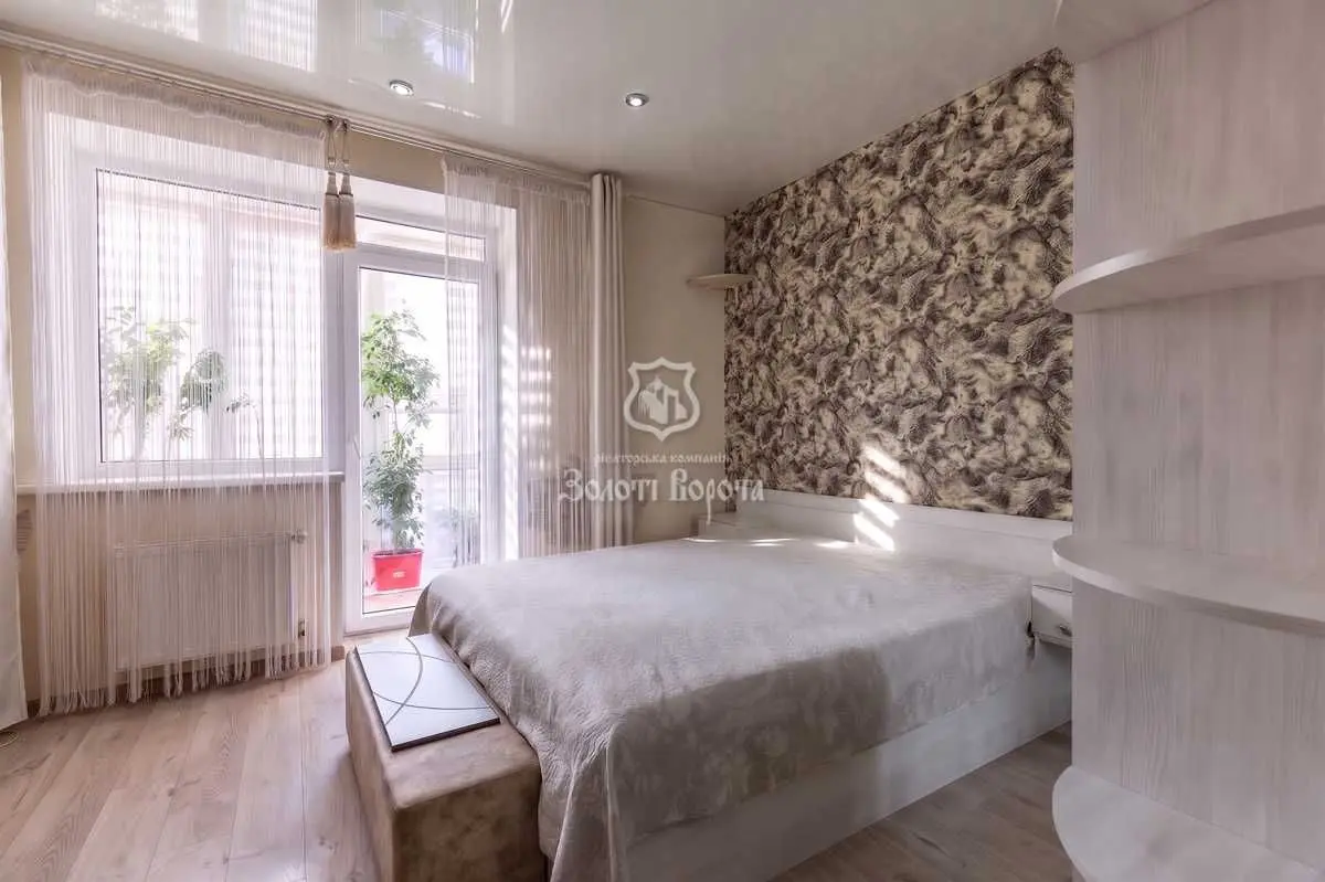 Фото Selling a 2-room apartment, 63 sq.m., Miru Street  Sofiivska Borschahivka, price: 87000 USD, code 8683