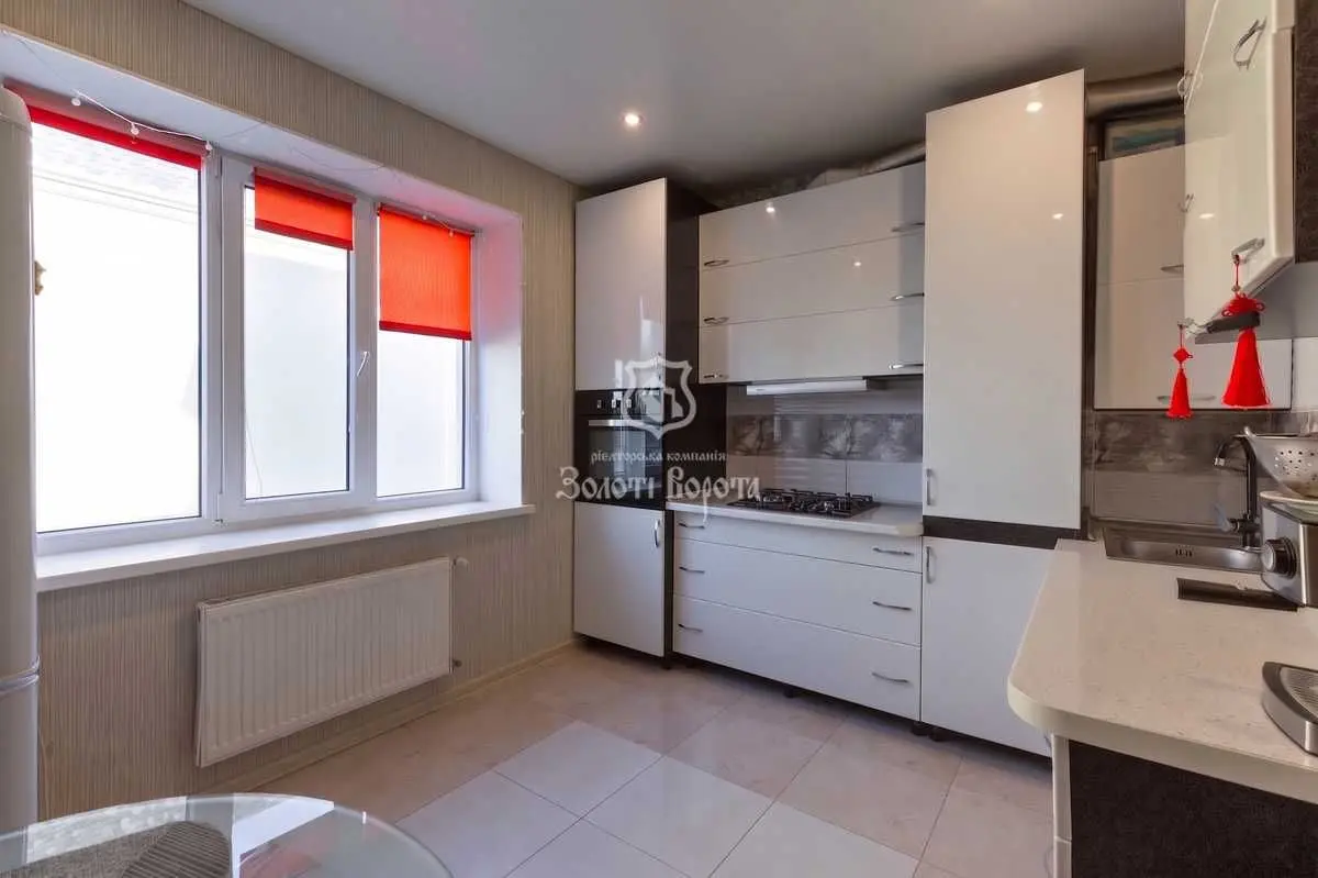 Фото Selling a 2-room apartment, 63 sq.m., Miru Street  Sofiivska Borschahivka, price: 87000 USD, code 8683
