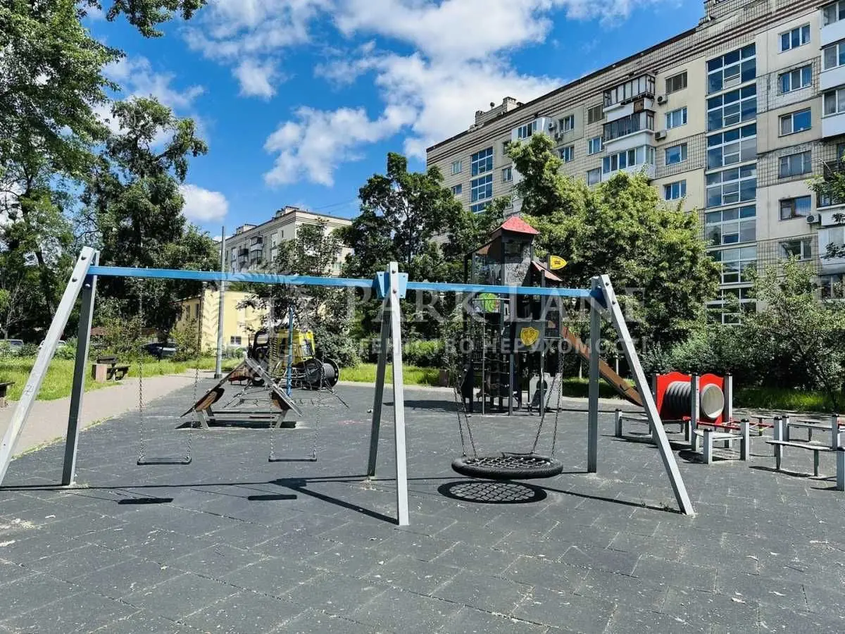 Фото Продаю 1-комнатную квартиру, 33 кв. м, Энтузиастов ул. 3/1 Киев, цена: 65000 USD, код 8695