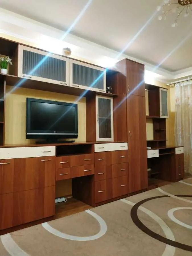 Фото Зняти 1 кімнатну квартиру, Миколи Лаврухіна вул. 5 Київ в довгострокову оренду, ціна: 10000 UAH, код 8699