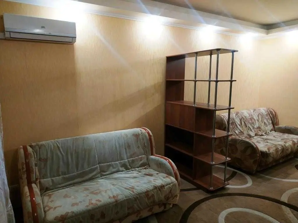 Фото Зняти 1 кімнатну квартиру, Миколи Лаврухіна вул. 5 Київ в довгострокову оренду, ціна: 10000 UAH, код 8699