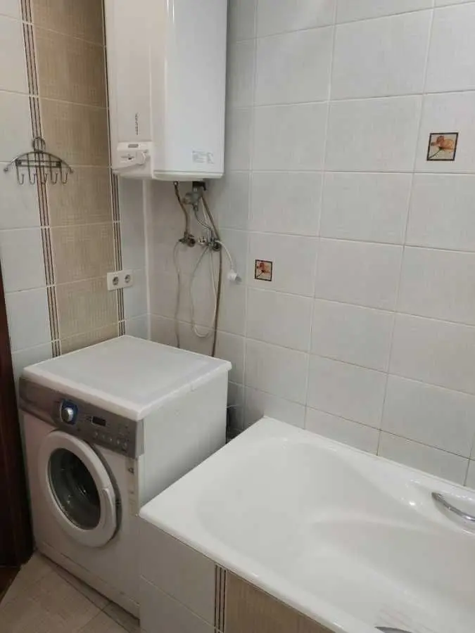 Фото Зняти 1 кімнатну квартиру, Миколи Лаврухіна вул. 5 Київ в довгострокову оренду, ціна: 10000 UAH, код 8699