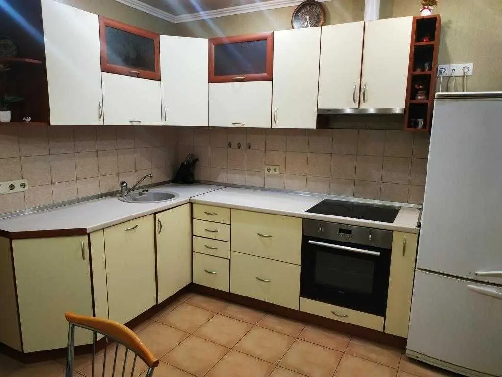 Фото Зняти 1 кімнатну квартиру, Миколи Лаврухіна вул. 5 Київ в довгострокову оренду, ціна: 10000 UAH, код 8699