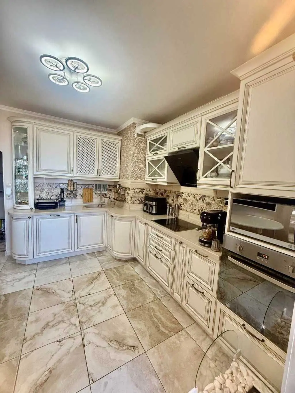 Фото Продаю 3-комнатную квартиру, 99 кв. м, Киев, цена: 120000 USD, код 8701
