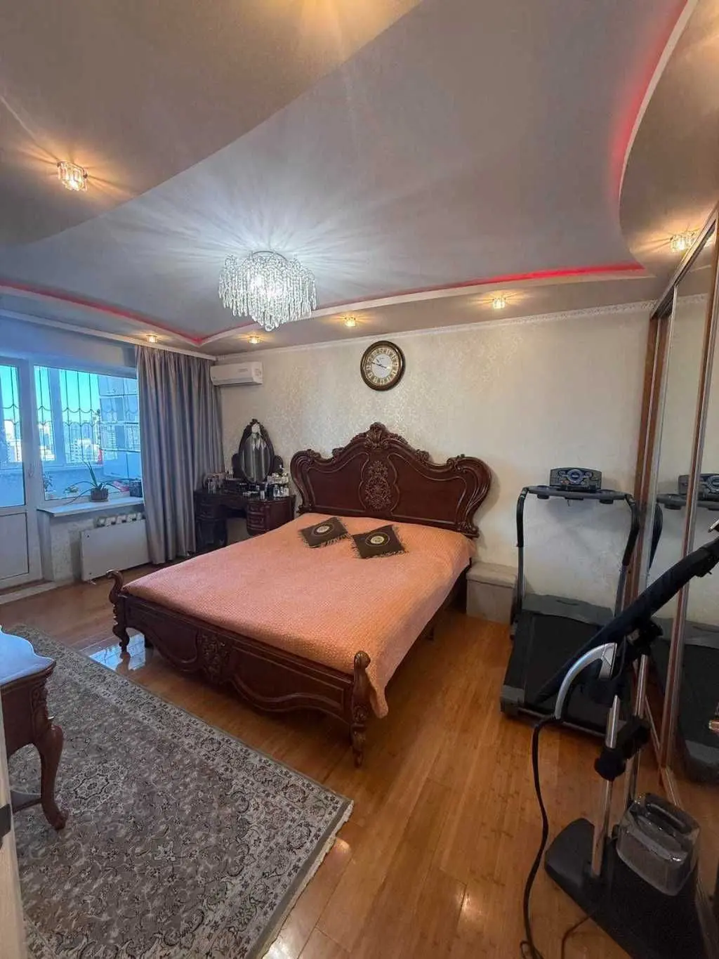 Фото Продаю 3-комнатную квартиру, 99 кв. м, Киев, цена: 120000 USD, код 8701