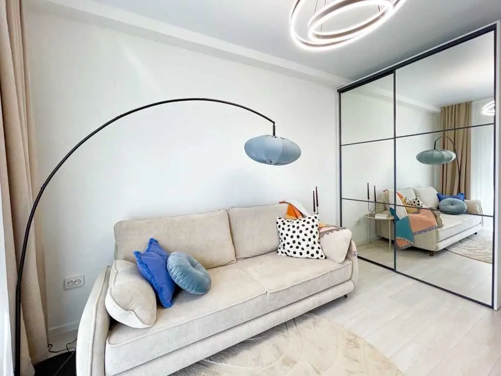 Фото Selling a 2-room apartment, 61 sq.m., Mykhaila Maksymovycha Street (Onufriia Trutenka Street)  Kyiv, price: 160000 USD, code 8705