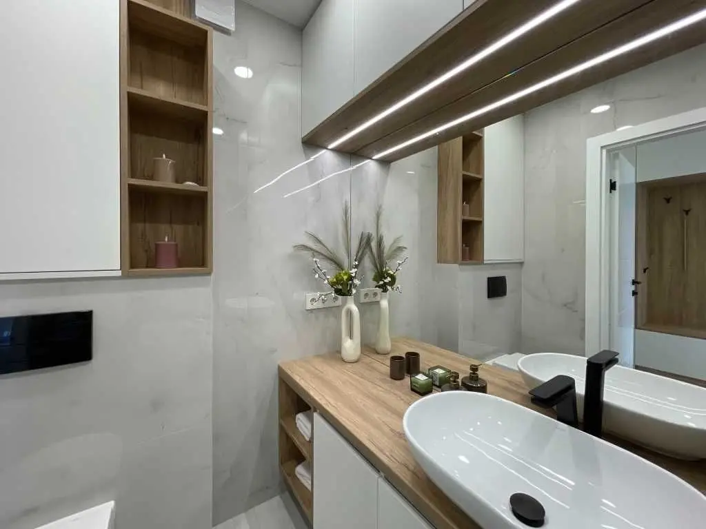 Фото Selling a 2-room apartment, 61 sq.m., Mykhaila Maksymovycha Street (Onufriia Trutenka Street)  Kyiv, price: 160000 USD, code 8705