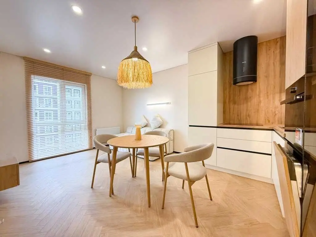 Фото Selling a 1-room apartment, 41 sq.m., Mykhaila Maksymovycha Street (Onufriia Trutenka Street)  Kyiv, price: 123000 USD, code 8706