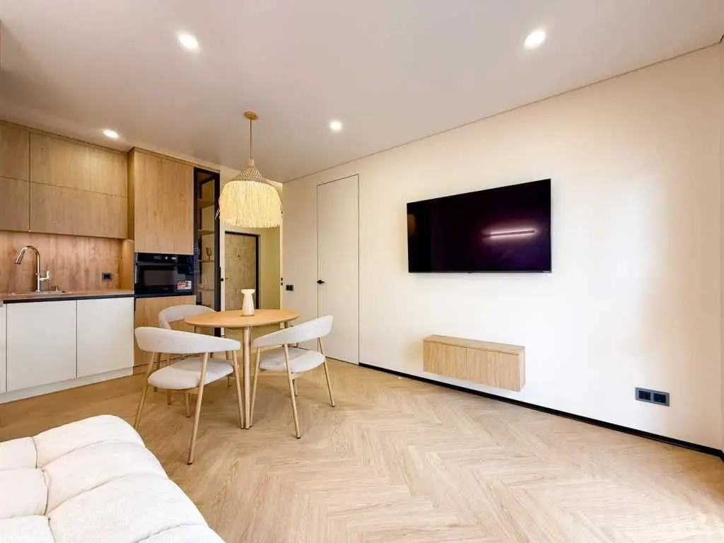 Фото Selling a 1-room apartment, 41 sq.m., Mykhaila Maksymovycha Street (Onufriia Trutenka Street)  Kyiv, price: 123000 USD, code 8706