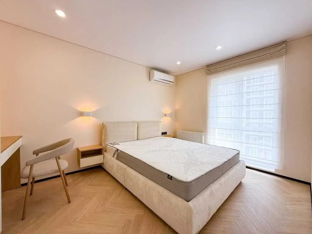 Фото Selling a 1-room apartment, 41 sq.m., Mykhaila Maksymovycha Street (Onufriia Trutenka Street)  Kyiv, price: 123000 USD, code 8706