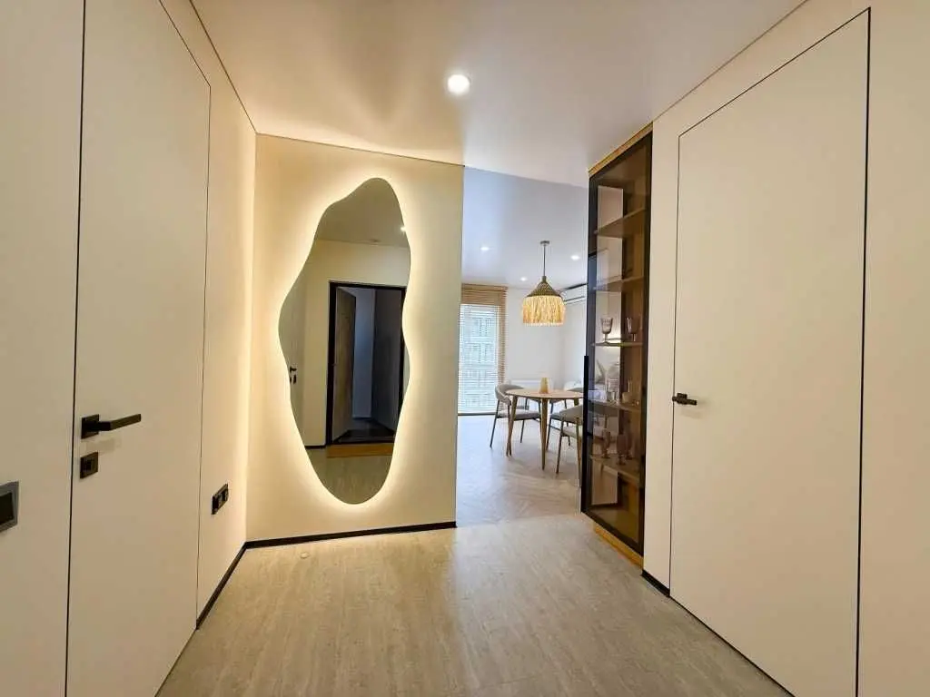 Фото Selling a 1-room apartment, 41 sq.m., Mykhaila Maksymovycha Street (Onufriia Trutenka Street)  Kyiv, price: 123000 USD, code 8706