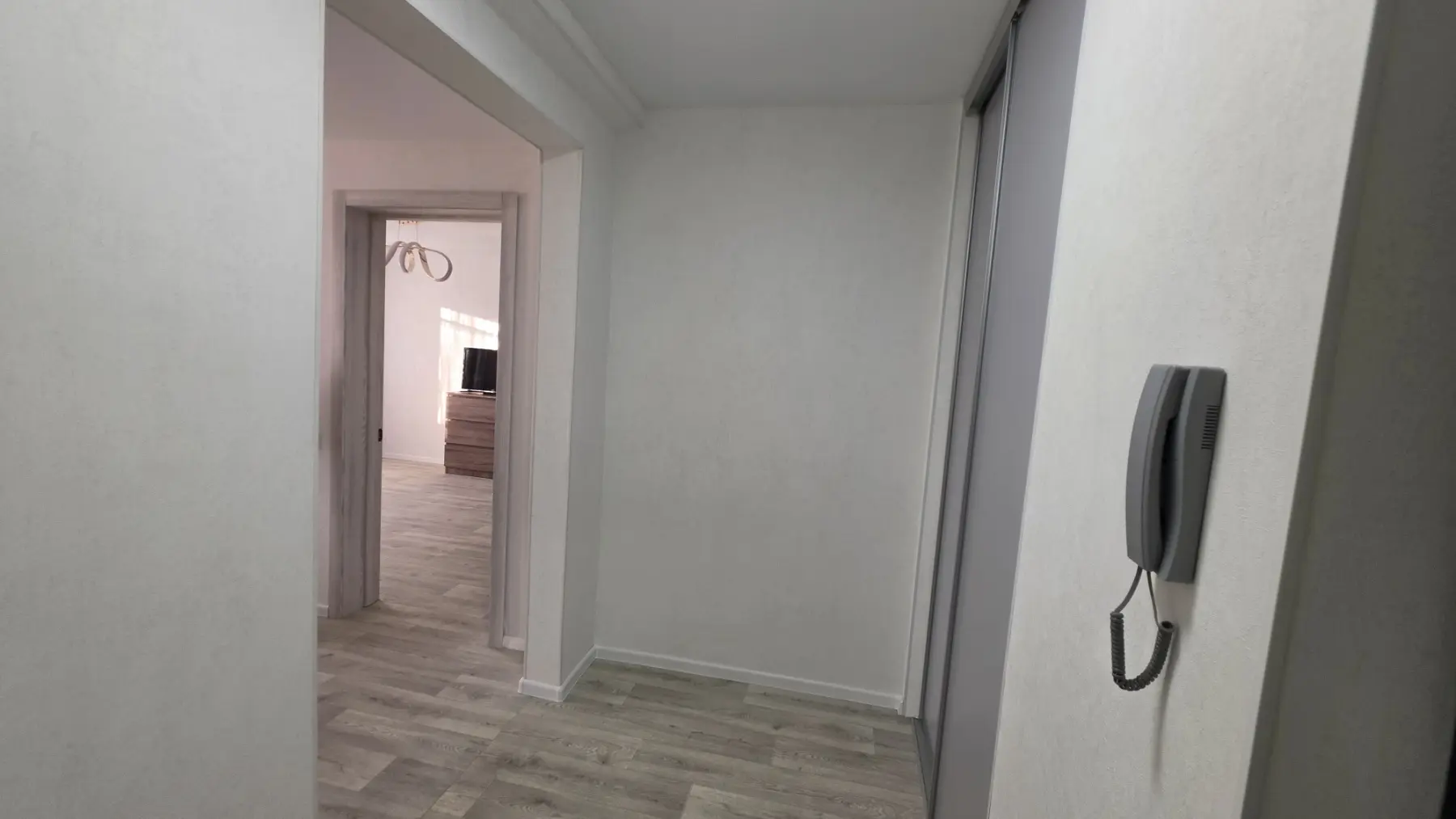 Фото Продаю 1-комнатную квартиру, 40 кв. м, Франтишека Крала ул. 33а Харьков, цена: 38000 $, код 8711