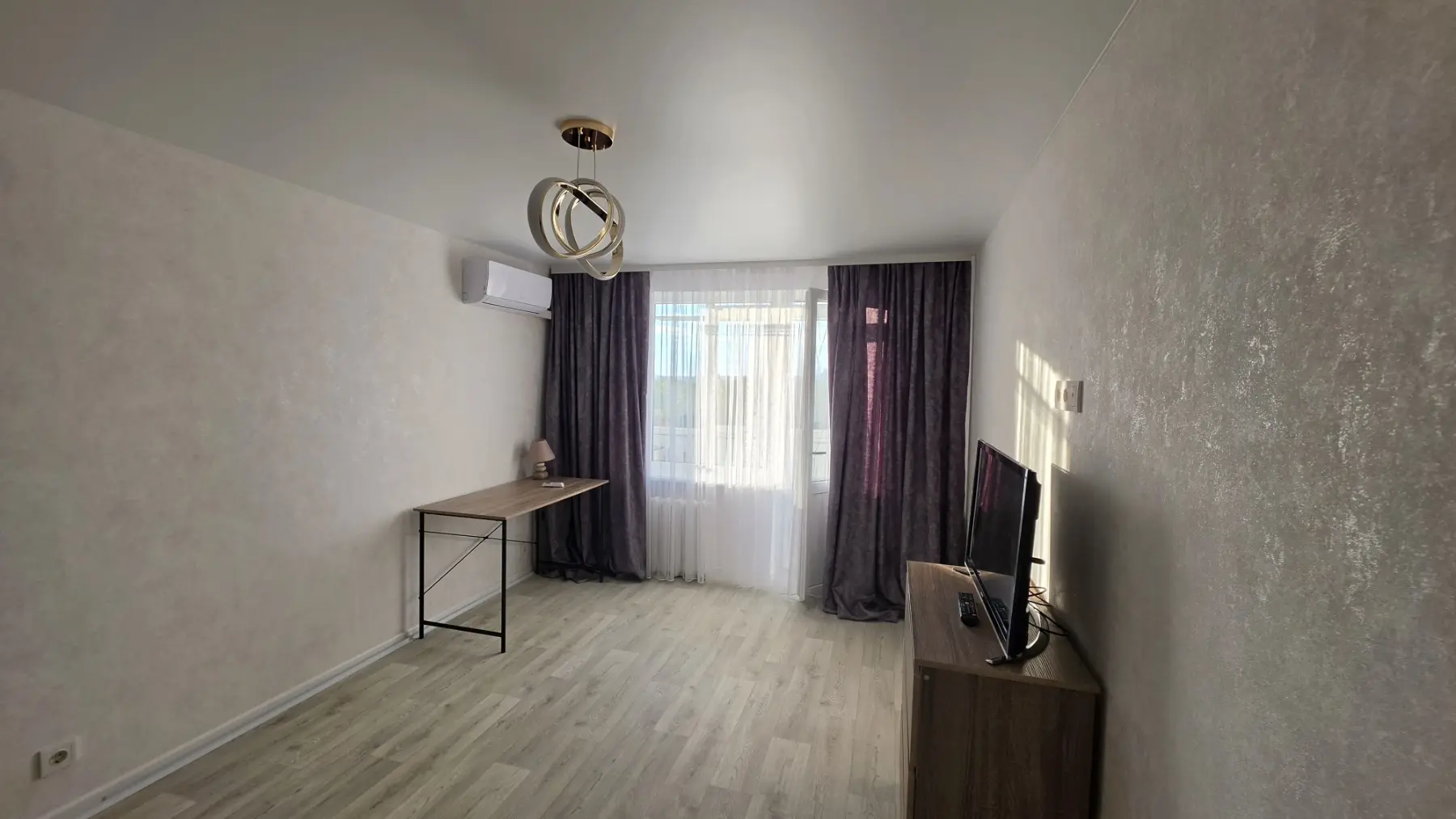 Фото Продаю 1-комнатную квартиру, 40 кв. м, Франтишека Крала ул. 33а Харьков, цена: 38000 $, код 8711