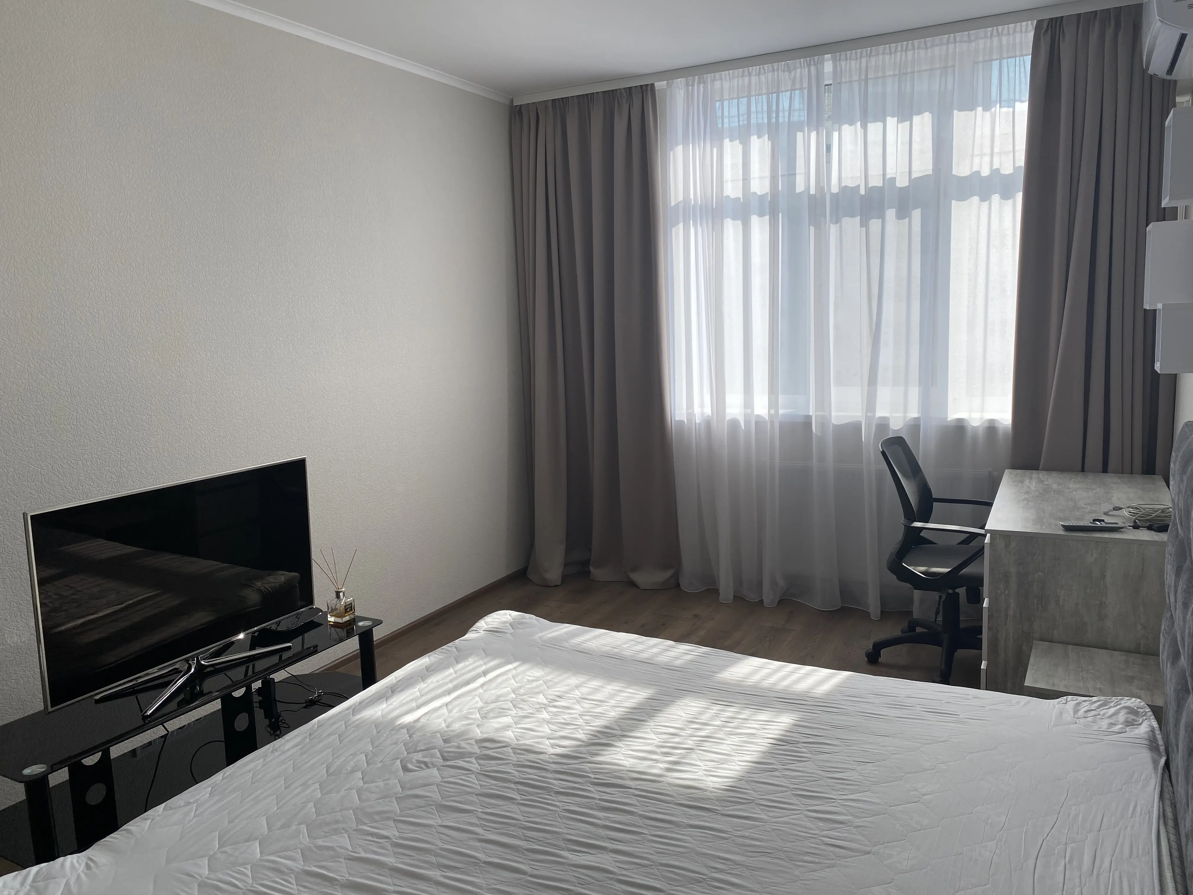 Фото Rent a 1-room apartment, Oleny Pchilky Street 7 Kyiv for long-term rent, price: 17000 UAH, code 8712