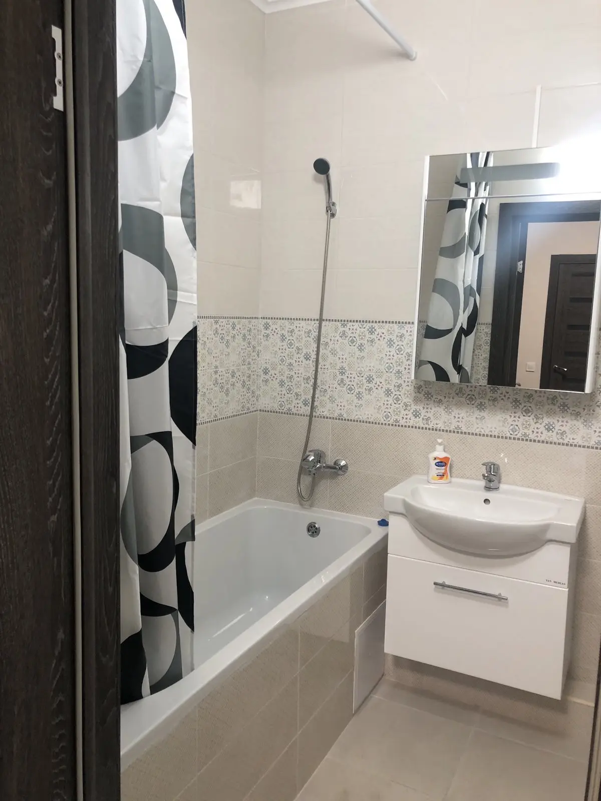 Фото Rent a 1-room apartment, Oleny Pchilky Street 7 Kyiv for long-term rent, price: 17000 UAH, code 8712